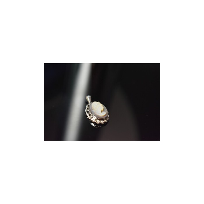 925 Sterling Silver Shell Cameo Pendant
