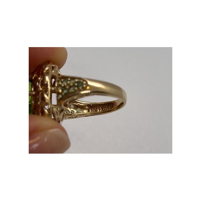 14K YELLOW GOLD  & PERIDOT RING  SIZE 4.5