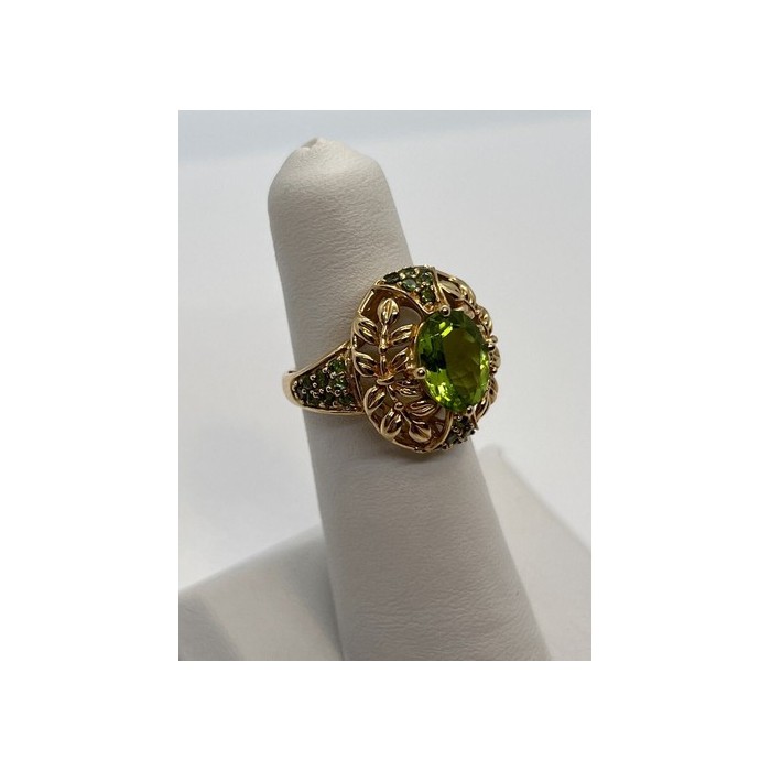 14K YELLOW GOLD  & PERIDOT RING  SIZE 4.5
