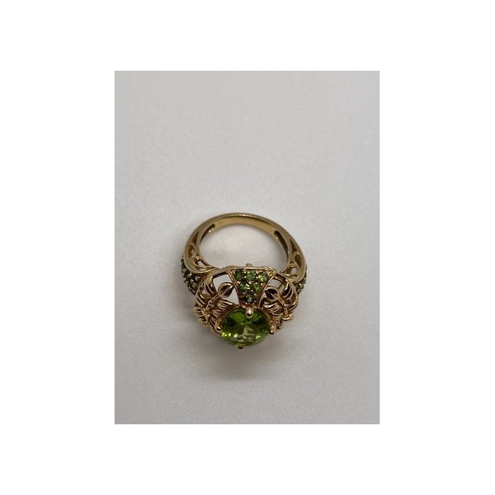 14K YELLOW GOLD  & PERIDOT RING  SIZE 4.5