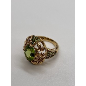 14K YELLOW GOLD  & PERIDOT RING  SIZE 4.5