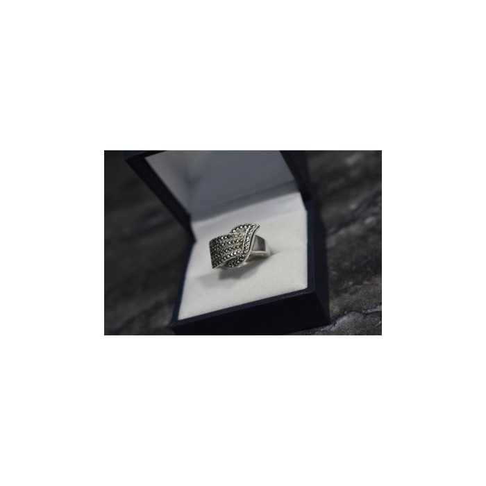925 Sterling Silver Marcasites Ring Size 5.5
