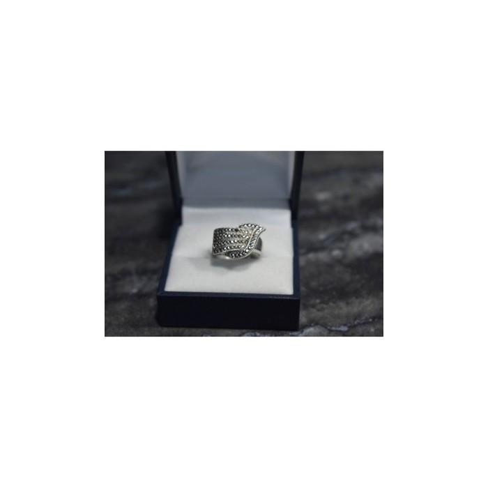925 Sterling Silver Marcasites Ring Size 5.5