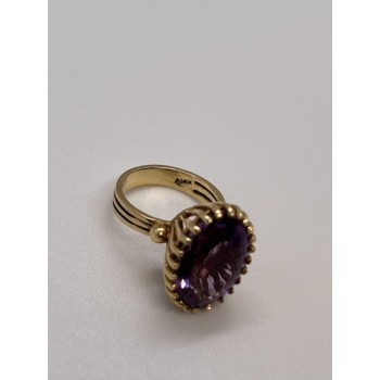 14K YELLOW GOLD & AMETHYST RING  SIZE 5.5