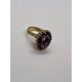 14K YELLOW GOLD & AMETHYST RING  SIZE 5.5