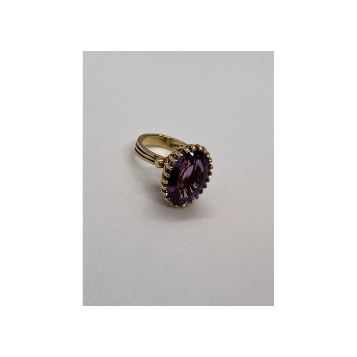 14K YELLOW GOLD & AMETHYST RING  SIZE 5.5