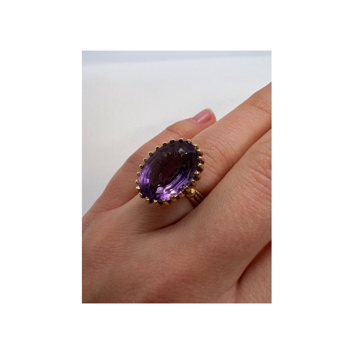 14K YELLOW GOLD & AMETHYST RING  SIZE 5.5