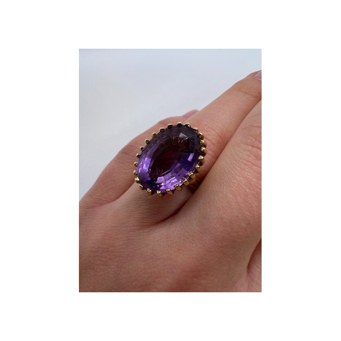 14K YELLOW GOLD & AMETHYST RING  SIZE 5.5