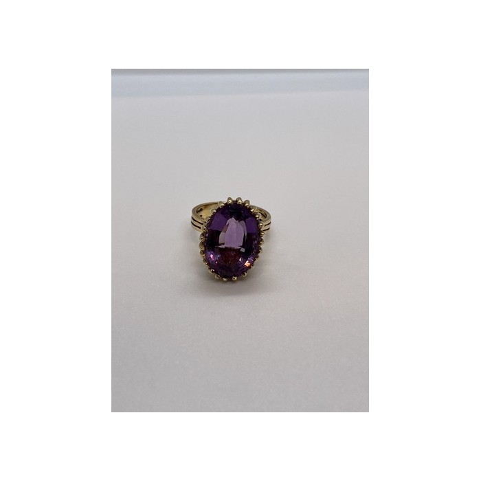 14K YELLOW GOLD & AMETHYST RING  SIZE 5.5