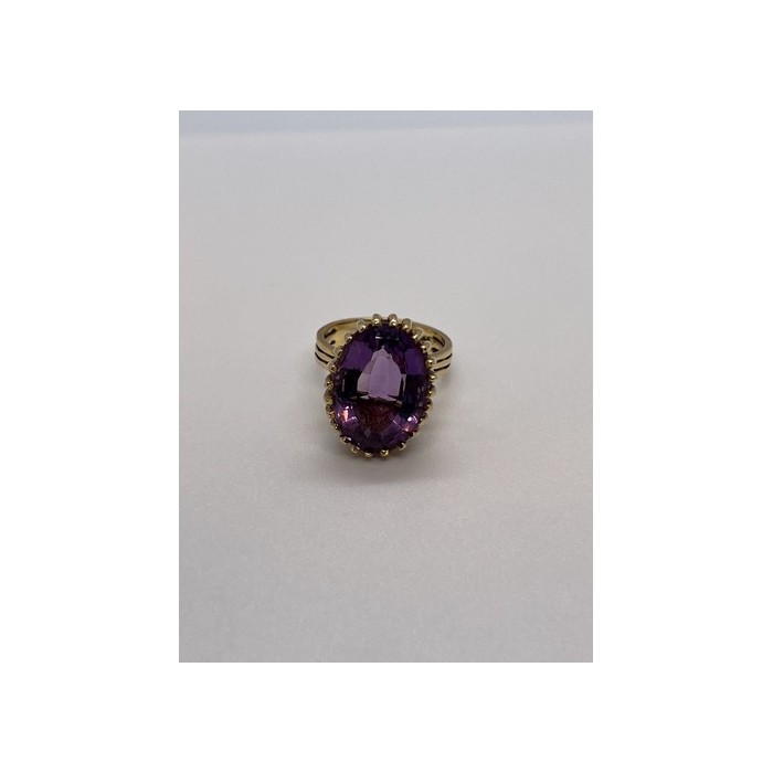 14K YELLOW GOLD & AMETHYST RING  SIZE 5.5