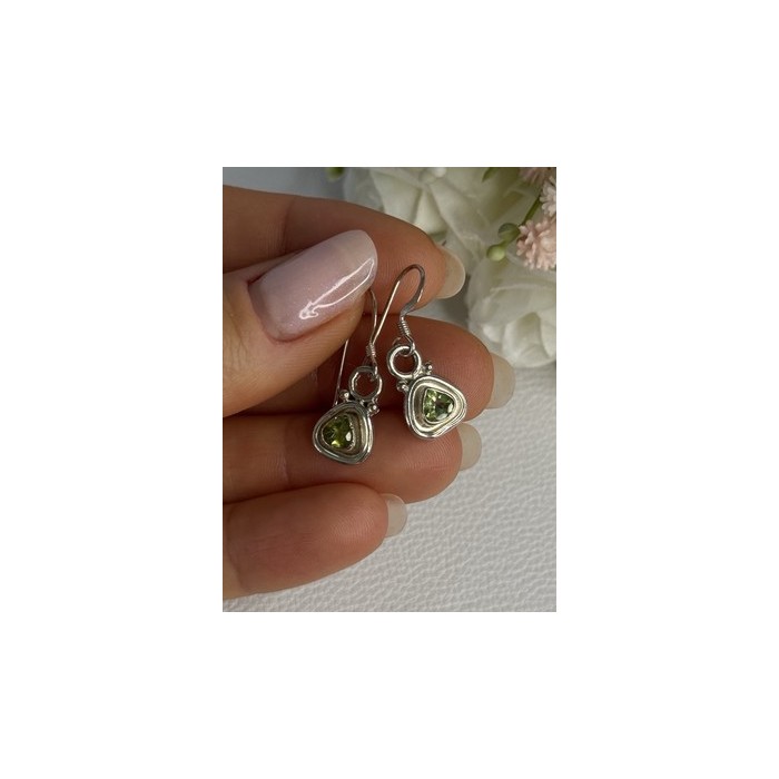 925 Sterling Silver Peridot Earrings & Pendant Set