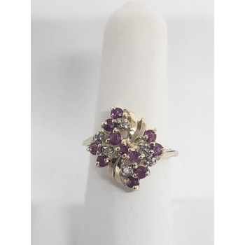 10K YELLOW GOLD RUBY & DIAMOND RING  SIZE 5.5