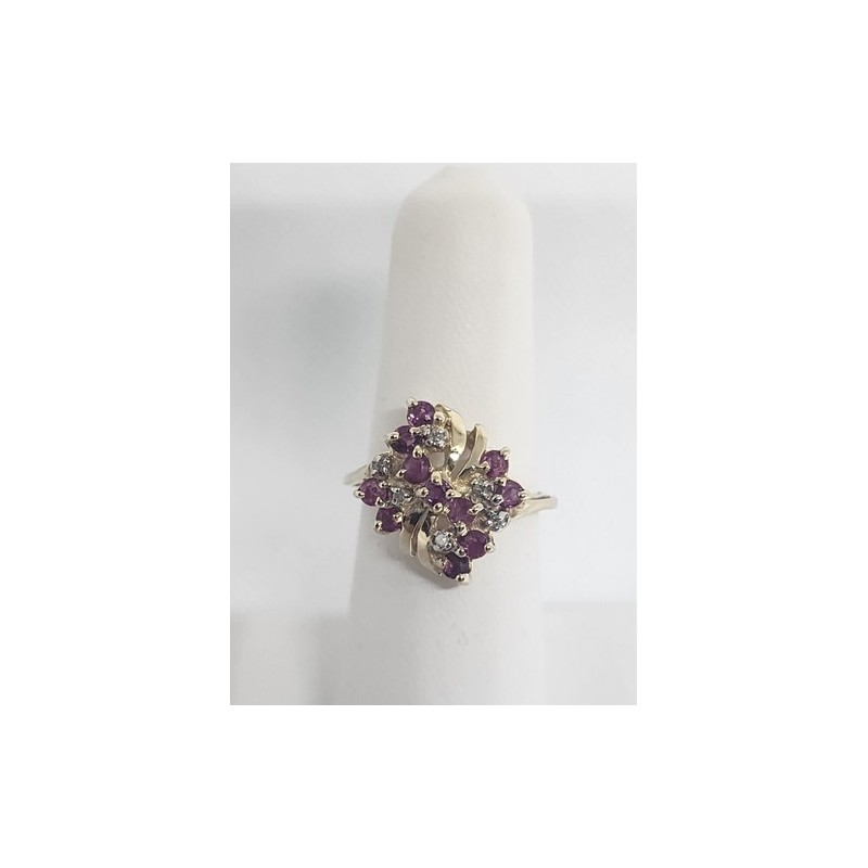 10K YELLOW GOLD RUBY & DIAMOND RING  SIZE 5.5