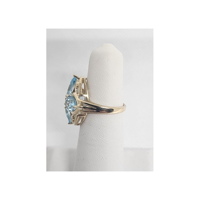 10K YELLOW GOLD & TOPAZ RING  SIZE 4