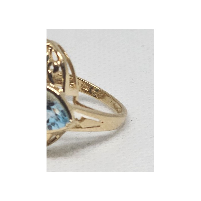10K YELLOW GOLD & TOPAZ RING  SIZE 4