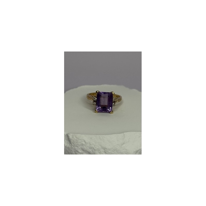 10K YELLOW GOLD AMETHYST & DIAMONDS RING SIZE 6.5