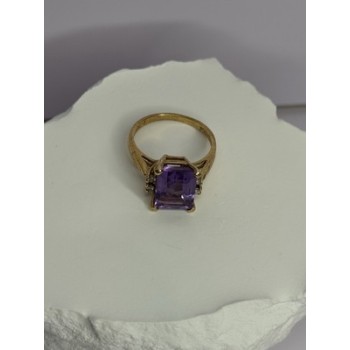 10K YELLOW GOLD AMETHYST & DIAMONDS RING SIZE 6.5