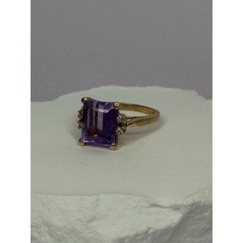 10K YELLOW GOLD AMETHYST & DIAMONDS RING SIZE 6.5