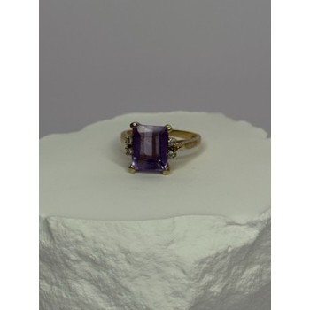 10K YELLOW GOLD AMETHYST & DIAMONDS RING SIZE 6.5