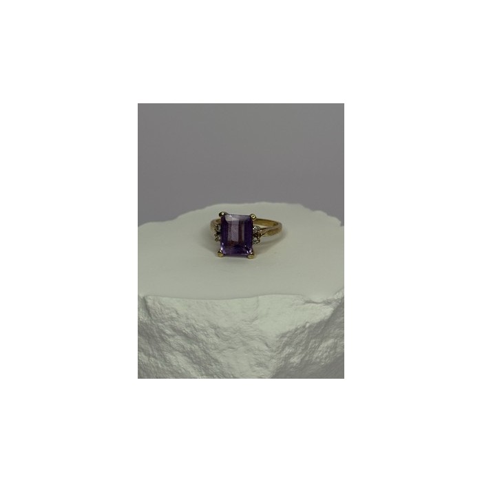 10K YELLOW GOLD AMETHYST & DIAMONDS RING SIZE 6.5