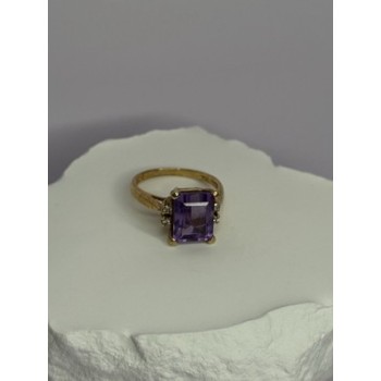 10K YELLOW GOLD AMETHYST & DIAMONDS RING SIZE 6.5