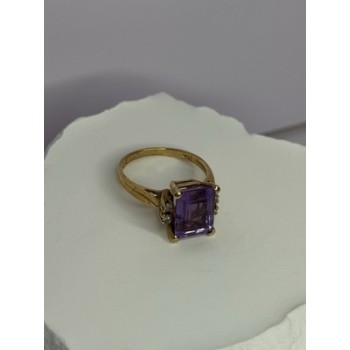 10K YELLOW GOLD AMETHYST & DIAMONDS RING SIZE 6.5