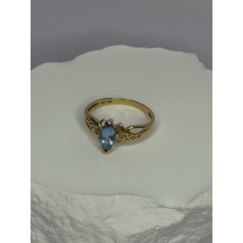 10K YELLOW GOLD BLUE TOPAZ RING SIZE 6.8