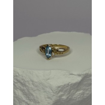 10K YELLOW GOLD BLUE TOPAZ RING SIZE 6.8