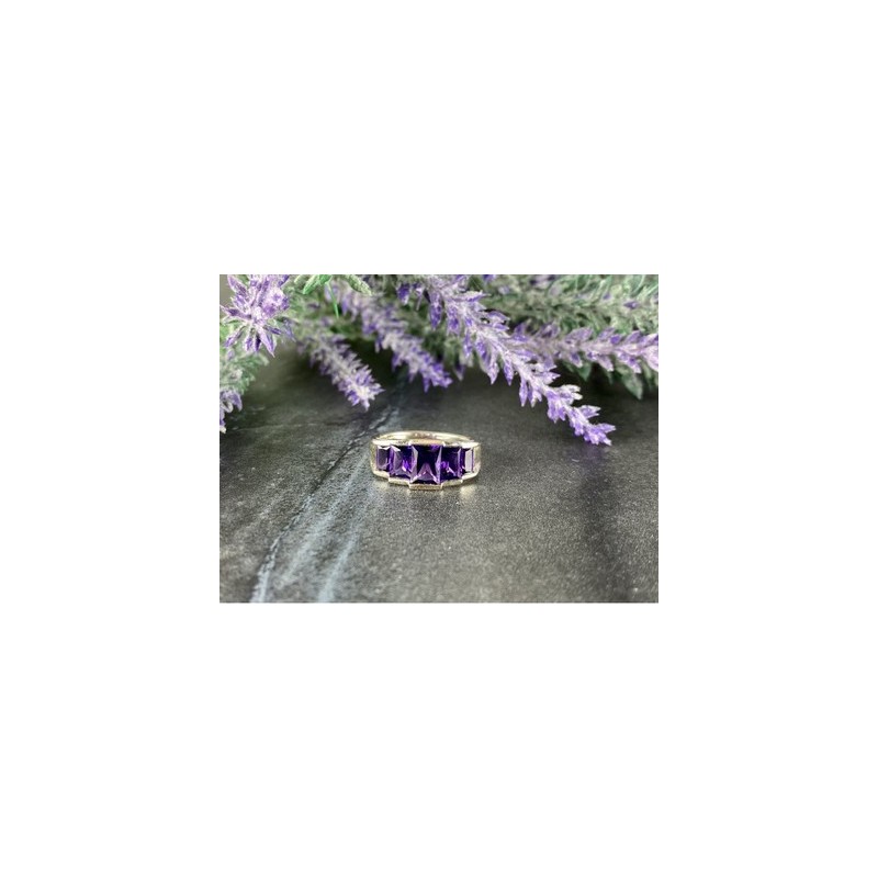 925 Sterling Silver Amethyst Ring Size 6.5