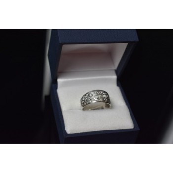 925 Sterling Silver Ring Size 8