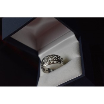 925 Sterling Silver Ring Size 8