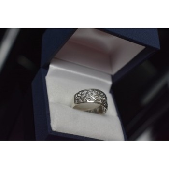 925 Sterling Silver Ring Size 8