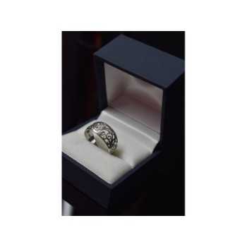 925 Sterling Silver Ring Size 8