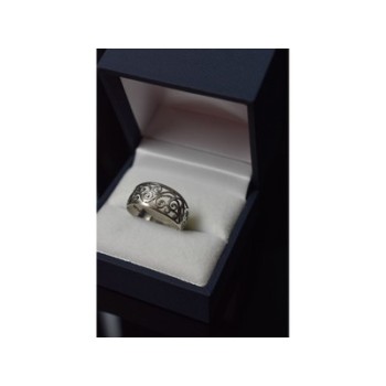 925 Sterling Silver Ring Size 8