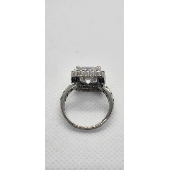 925 Sterling Silver CZ Ring Size 7