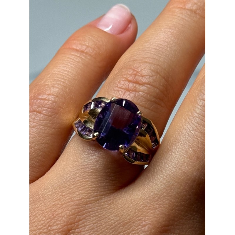 10K YELLOW GOLD AMETHYST RING SIZE 7