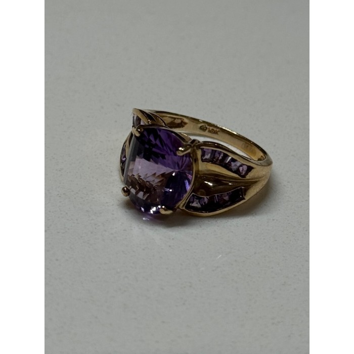 10K YELLOW GOLD AMETHYST RING SIZE 7