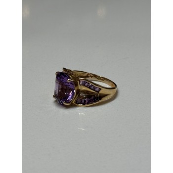 10K YELLOW GOLD AMETHYST RING SIZE 7