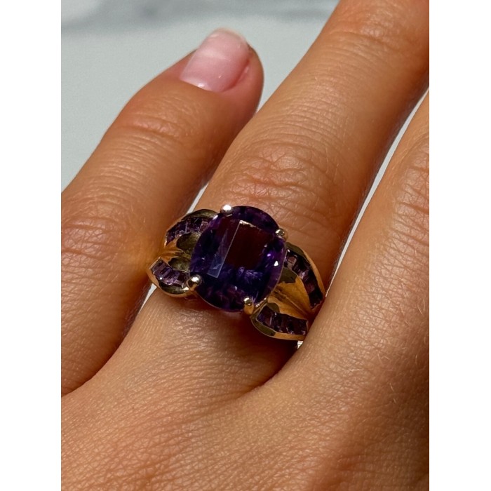10K YELLOW GOLD AMETHYST RING SIZE 7