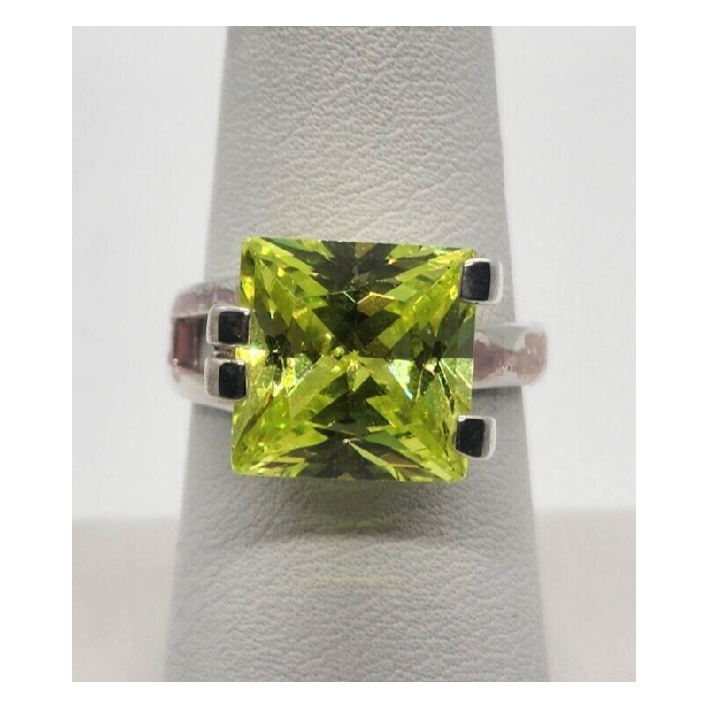 925 Sterling Silver Chrysoprase Ring Size 8