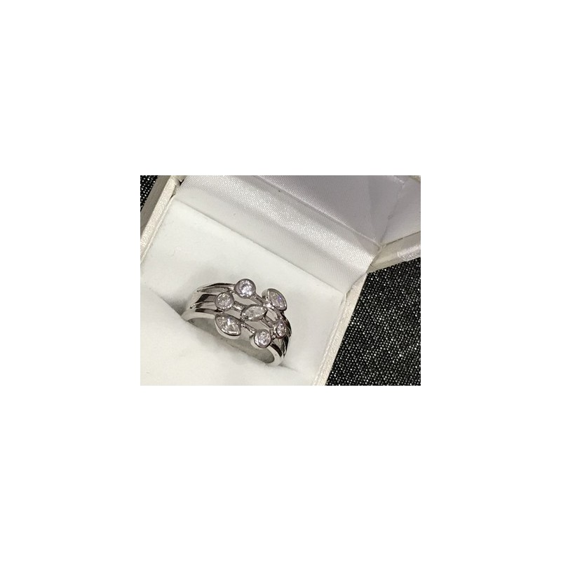 925 Sterling Silver CZ Ring Size 8
