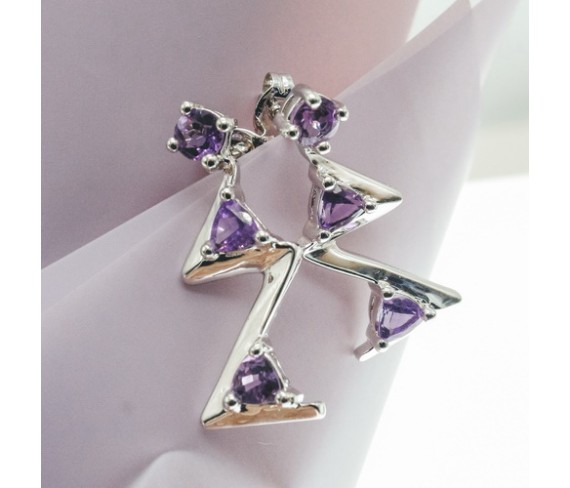 Choosing earrings to match your hairstyle